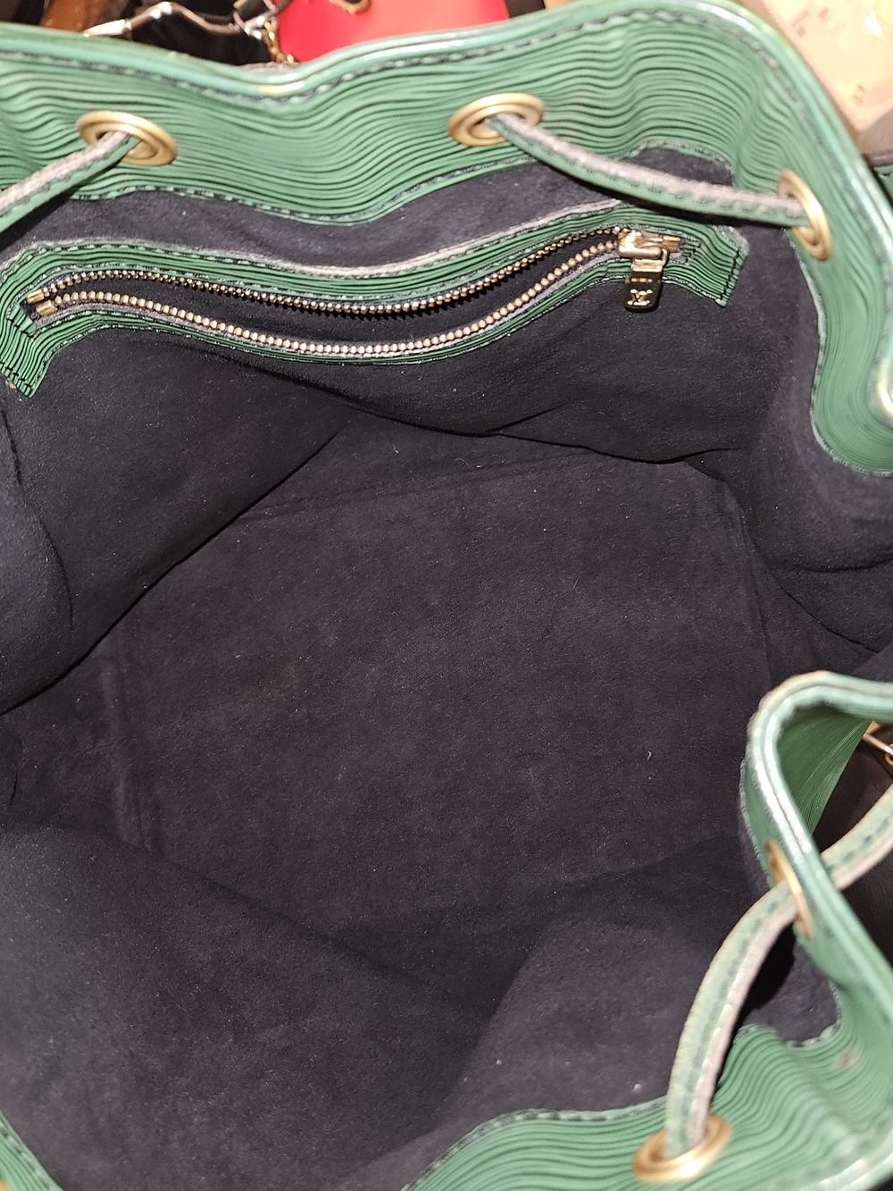 Louis Vuitton Epi Drawstrung Bucket Bag - Picture 2 of 10
